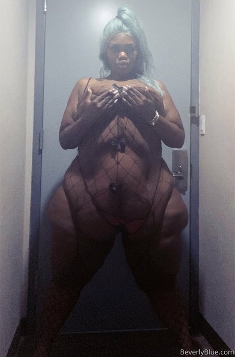 beverlyblue3x beau modèle galeries