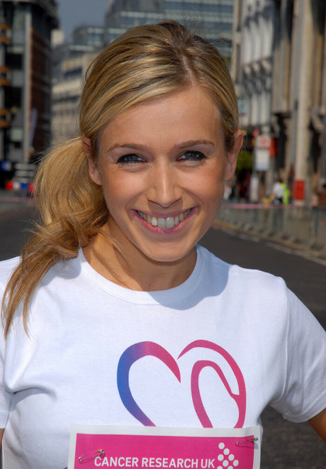 Lara Lewington actrice de nus collection