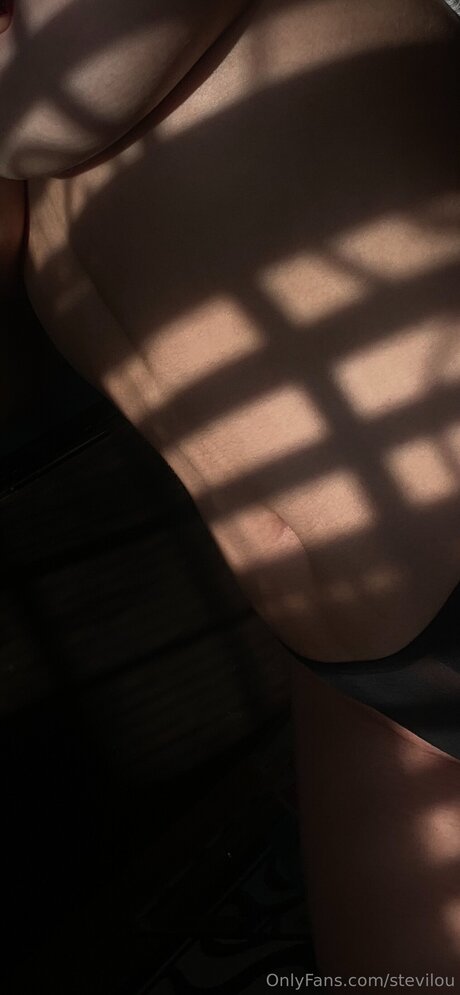 stevilou actrice galeries