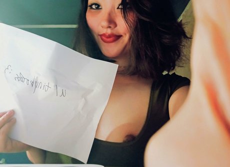 tinybooobs haut modèle image