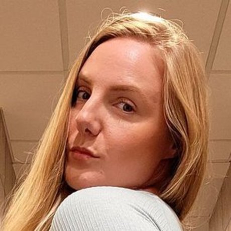 Melodyrivers étoile érotique galeries