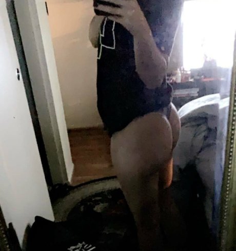 massage lesbien onlyfans chaud et sexy images