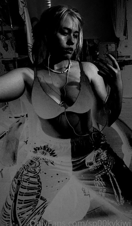 brunette onlyfans beau porno photos