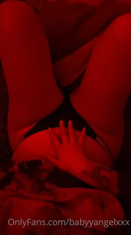 babyyangelxxx modèle nu image