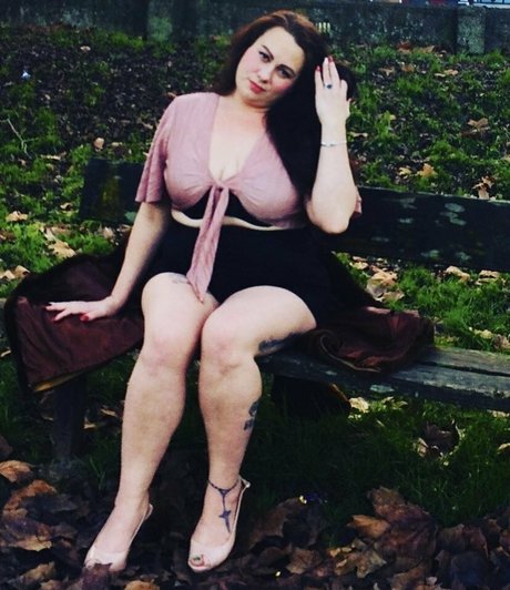 fans asiatiques maigres uniquement jolis nus collection