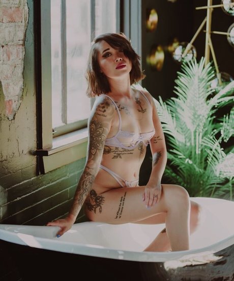 ChunLybia modèle porno photos