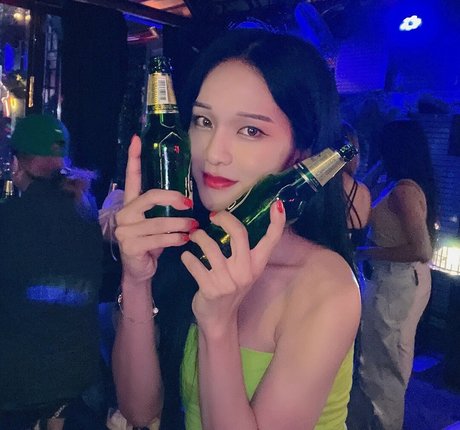 ywhy2021 star érotique galerie