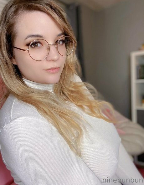 freebunbun actrice exclusive des photos