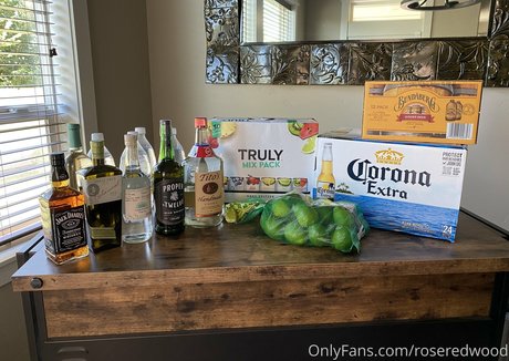 roseredwood modèle érotique galeries