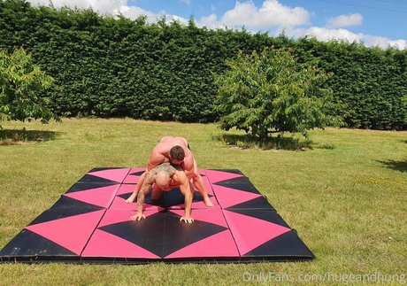 hugeandhung star érotique img