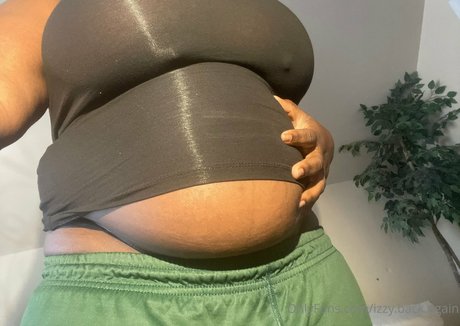 izzy back again actrice xxx galerie