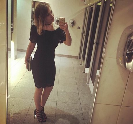 Honey And Sulphur star du porno sympa galerie