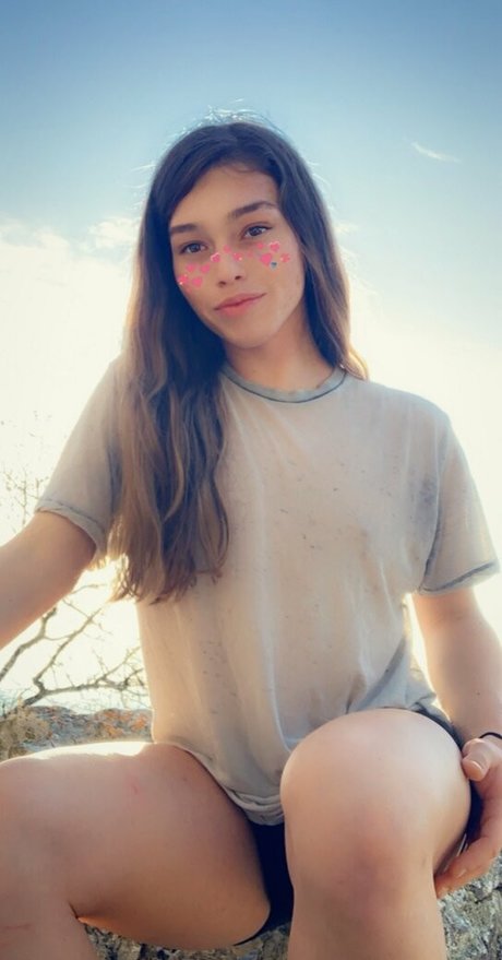 arielllll modèle gratuit des photos