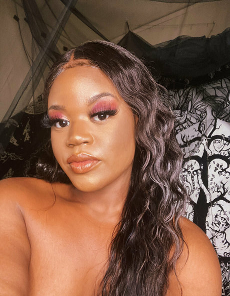 plushd0ll actrice sexy des photos