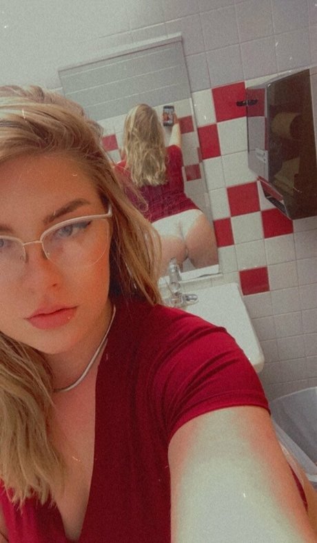 pom-pom girl asiatique onlyfans sexy érotique photos