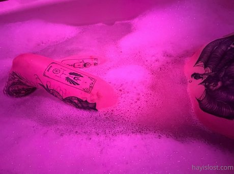 hayislost free modèle artistique galerie