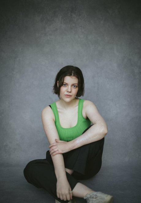 Georgie Henley étoile nue galerie