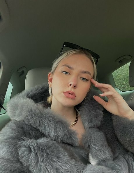 naohlyfur actrice de nus galeries