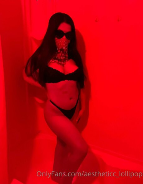 crybabydoll étoile chaude images