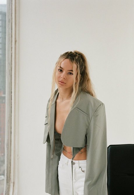 emilylism nus étoiles galeries