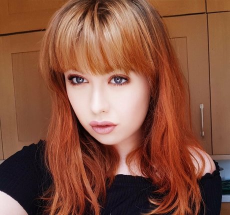 bbw gothique uniquementfans chaud joli image