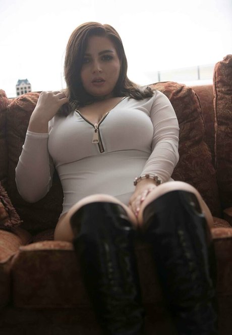 curvylucina étoile hd galerie