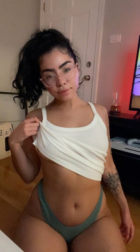 aakari actrice nue images