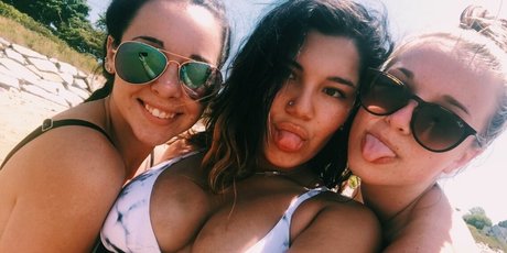 trio à gros seins onlyfans beau sexe galeries