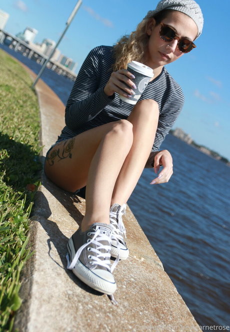 realgarnetrose nus de stars du porno images