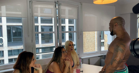 adreenacuckoldress modèle magnifique photos