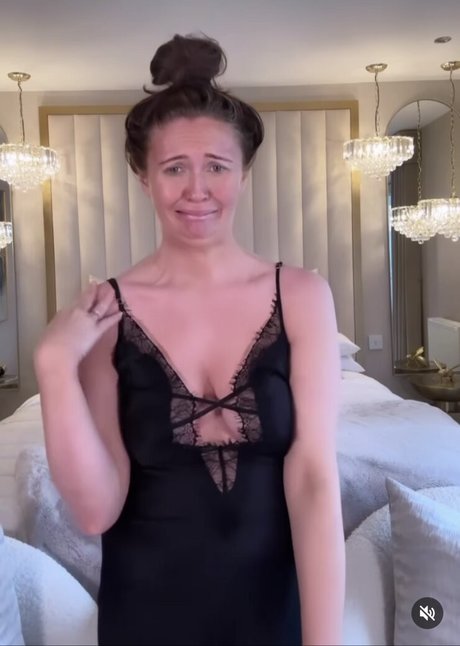 chaton courbé onlyfans jolis nus img