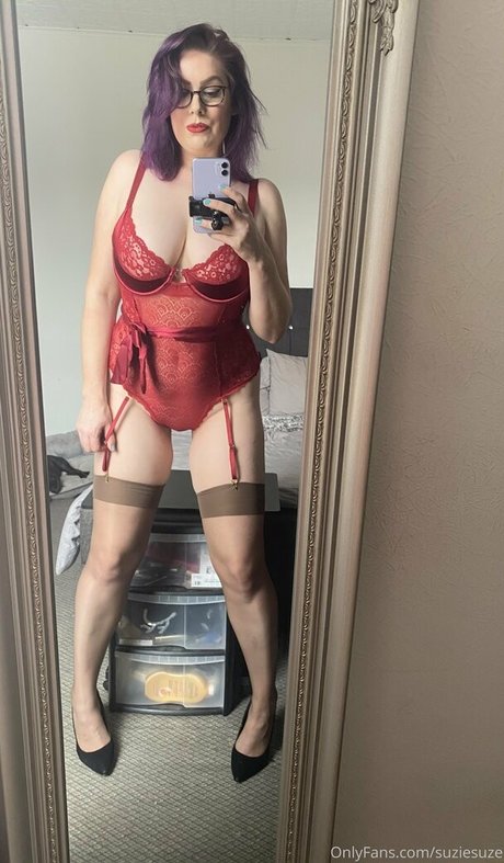suziesuze modèle sexy img