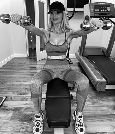 Rosanna Davison modèle sexy photo