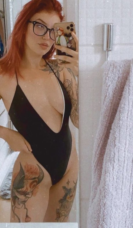 Callmejeh star érotique images