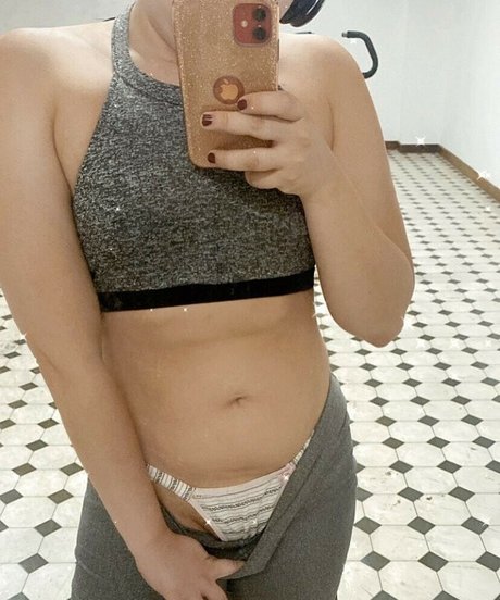 Na Academia actrice porno image