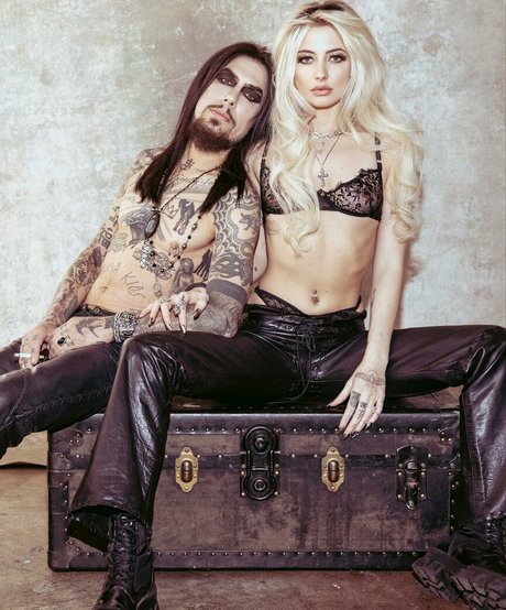 Vanessa Dubasso art star du porno galeries