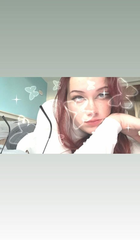 Meghinka modèle magnifique des photos