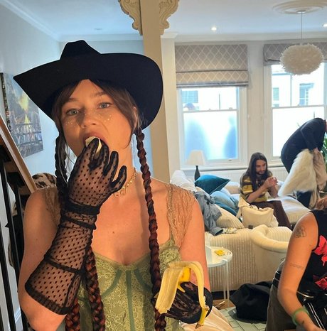 Rhian Teasdale joli modèle collection