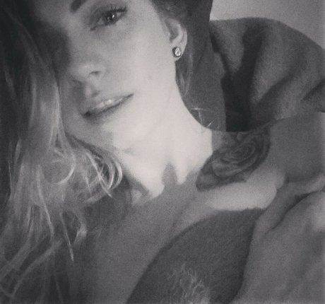 Sinead Bales étoile xxx img