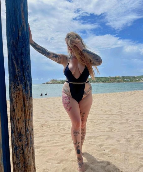 Sinead Bales jolie actrice des photos