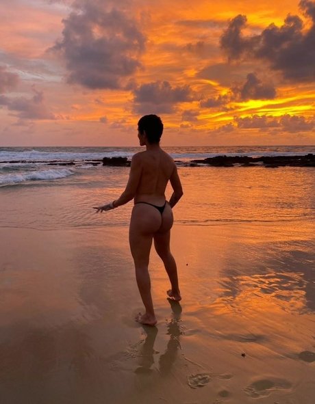 Sabrina Prezotte haut de star du porno photos