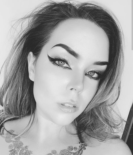 amateurs courbés onlyfans assez érotique photos