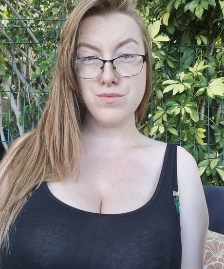 Blondy1 modèle nu photos