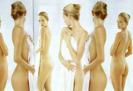 Amber Valletta actrice sexy img