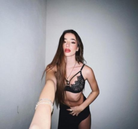 Lola Lolita star du porno sexy photo