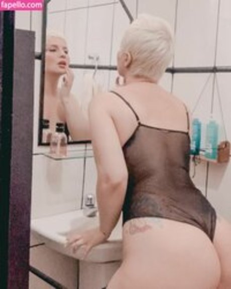 Aline Valentin actrice sexy des photos