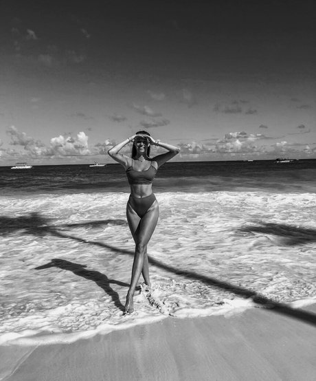 Izabella Krzan actrice artistique collection