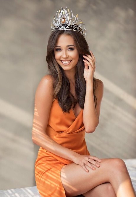 Izabella Krzan actrice de grande qualité des photos