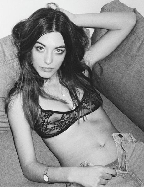 chaton courbé onlyfans sexe pornographique collection