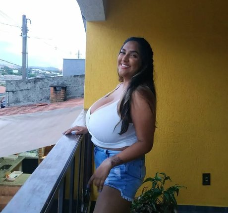 Sofia Mendonca star du porno sexy des photos